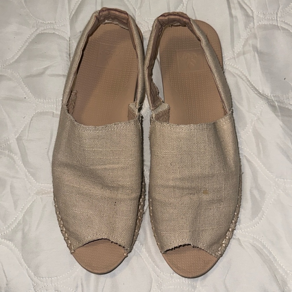 REEF slip on sandals 10